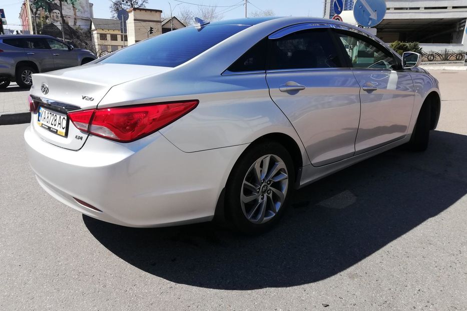 Продам Hyundai Sonata YF LPI 2015 года в Киеве