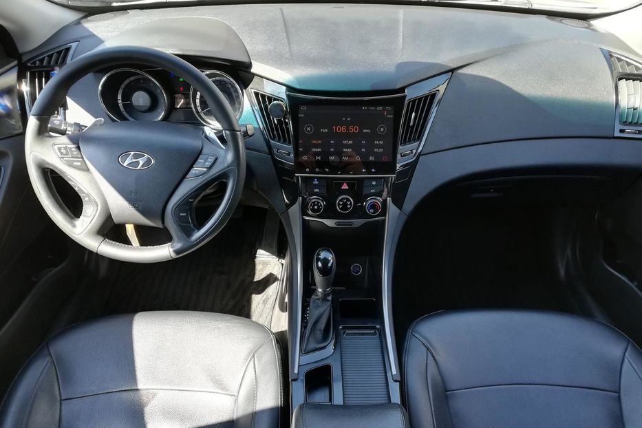 Продам Hyundai Sonata YF LPI 2015 года в Киеве