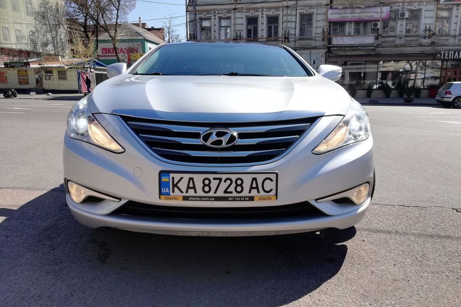 Продам Hyundai Sonata YF LPI 2015 года в Киеве