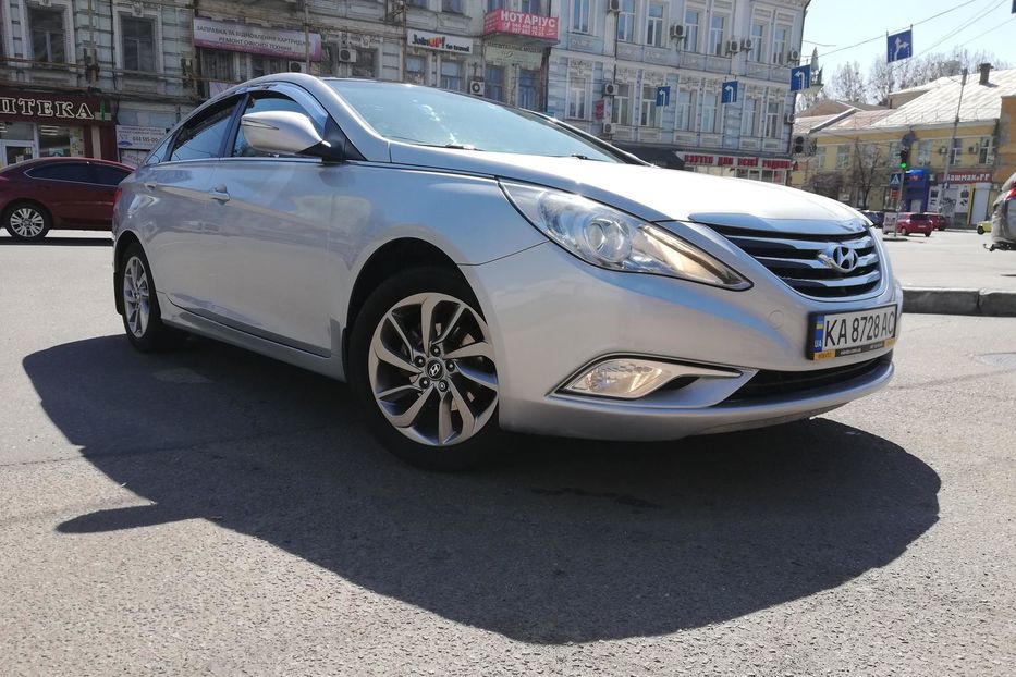 Продам Hyundai Sonata YF LPI 2015 года в Киеве