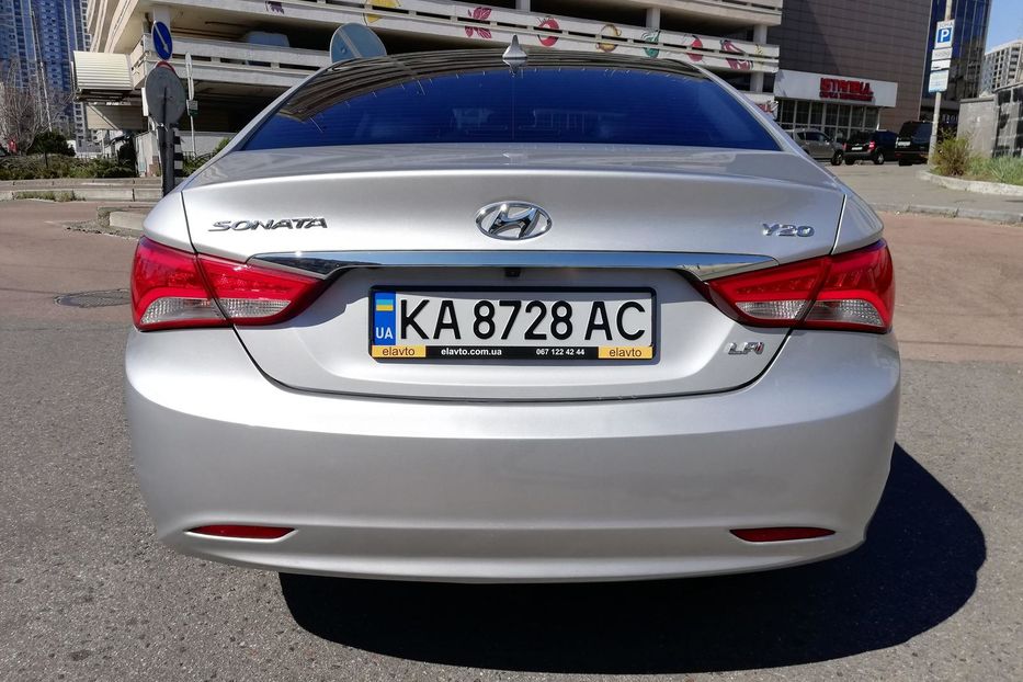 Продам Hyundai Sonata YF LPI 2015 года в Киеве