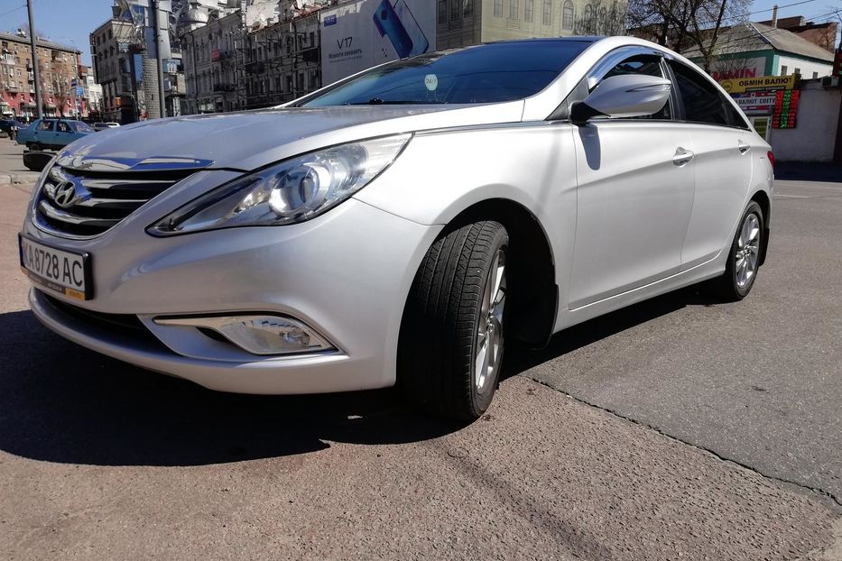 Продам Hyundai Sonata YF LPI 2015 года в Киеве