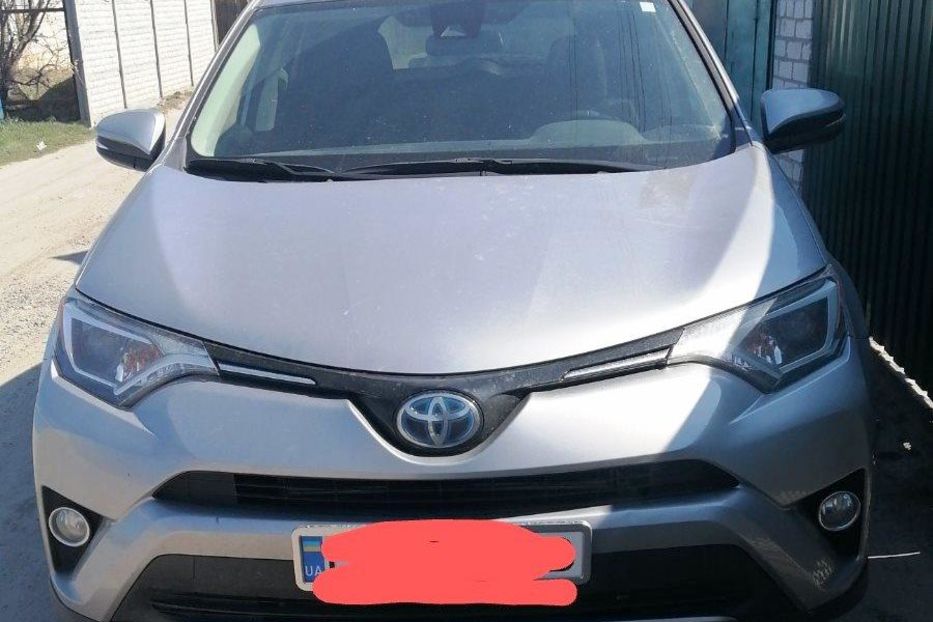 Продам Toyota Rav 4 Hv Le Plus/Xle HYBRID 2017 года в г. Кременчуг, Полтавская область