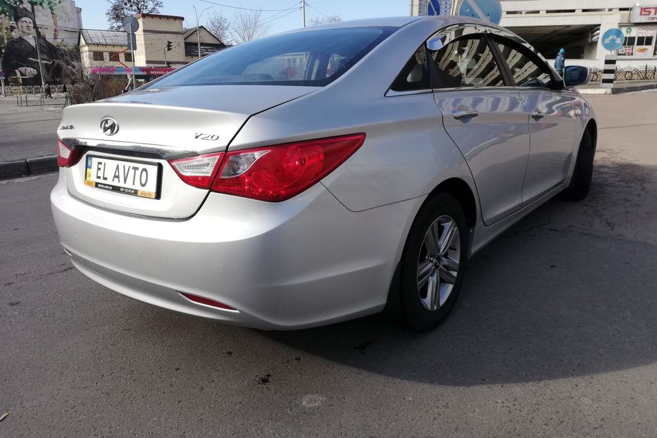 Продам Hyundai Sonata YF LPI 2016 года в Киеве