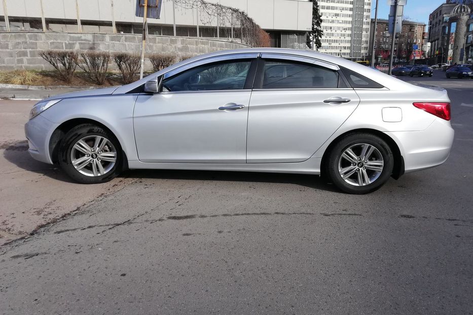 Продам Hyundai Sonata YF LPI 2016 года в Киеве