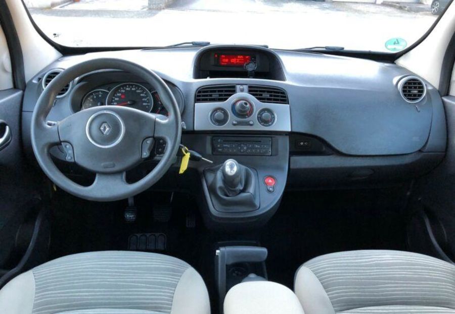 Продам Renault Kangoo пасс. 2011 года в г. Иршава, Закарпатская область