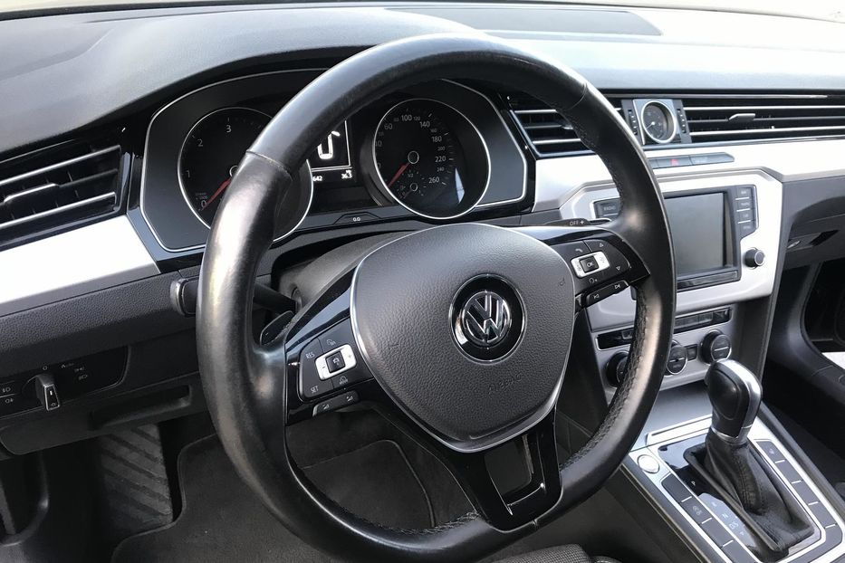 Продам Volkswagen Passat B8 Comfort Line  2016 года в Одессе