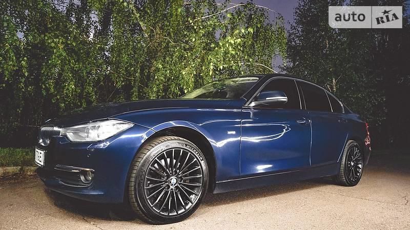 Продам BMW 320 luxury line 2014 года в Киеве