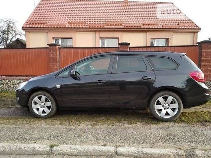 Продам Opel Astra J 2012 года в г. Козин, Ровенская область