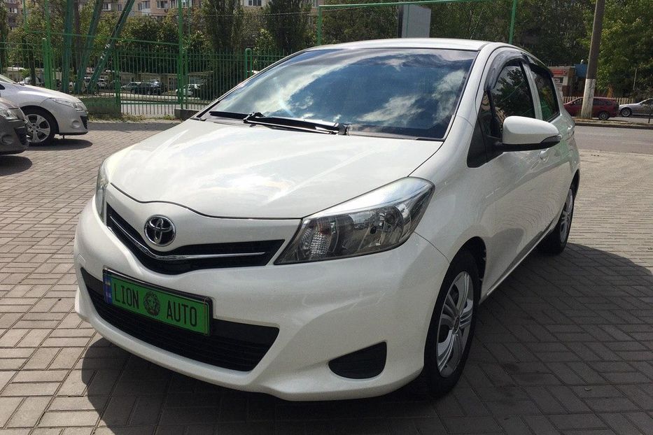 Продам Toyota Yaris 2012 года в Одессе