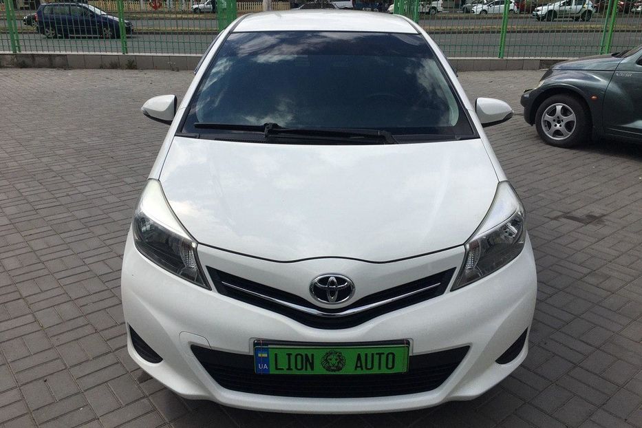 Продам Toyota Yaris 2012 года в Одессе