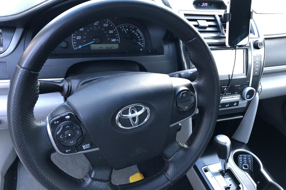 Продам Toyota Camry 2014 года в Днепре