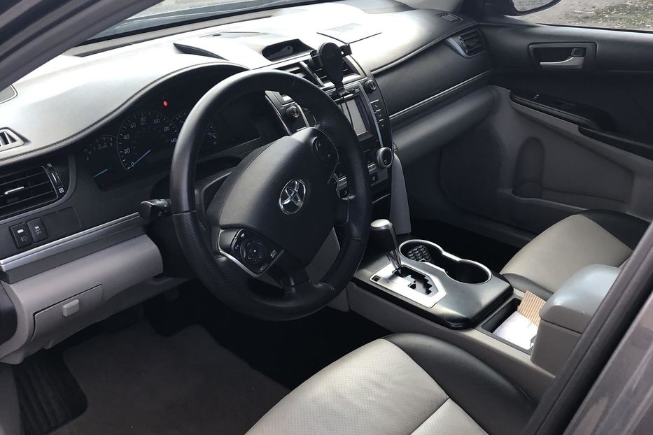 Продам Toyota Camry 2014 года в Днепре