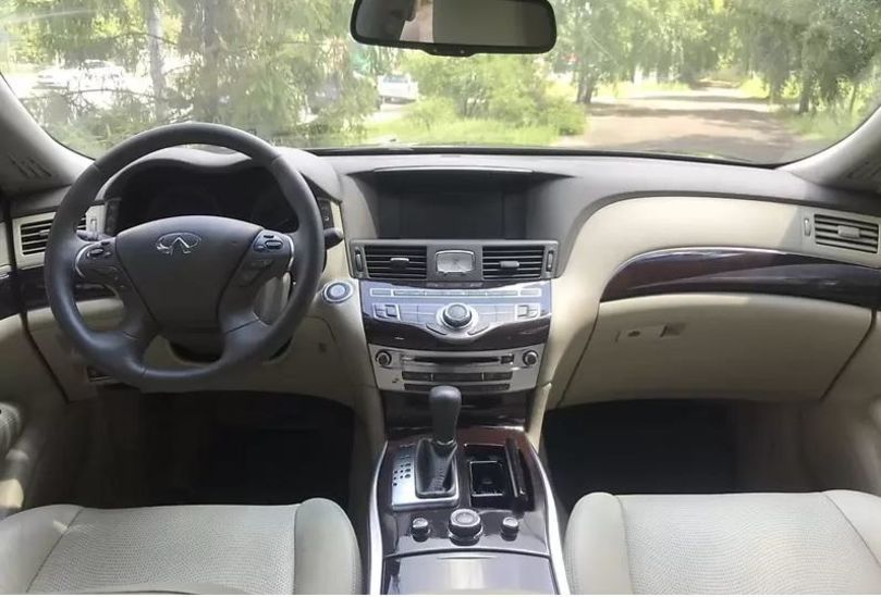 Продам Infiniti Q70 2013 года в Киеве