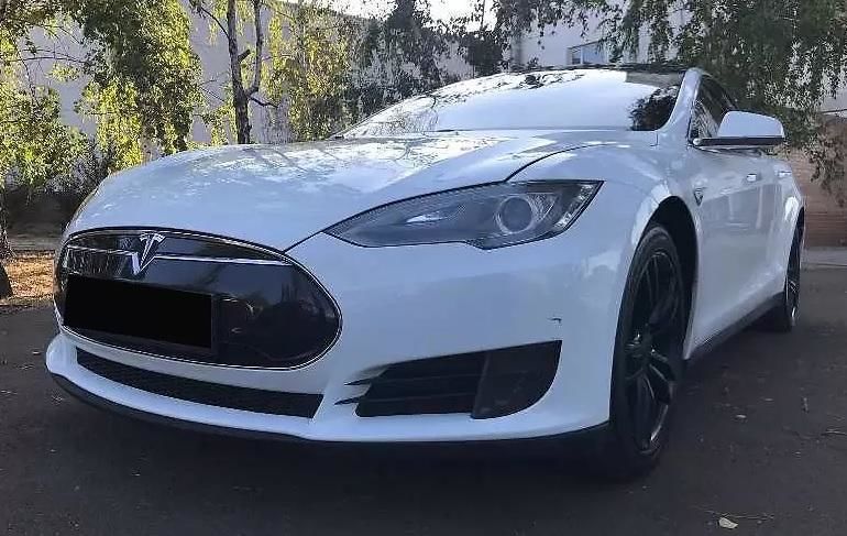 Продам Tesla Model S 2013 года в Киеве