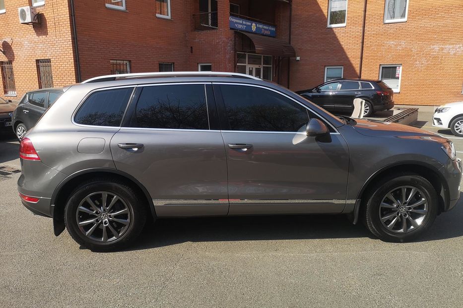 Продам Volkswagen Touareg 2011 года в Киеве