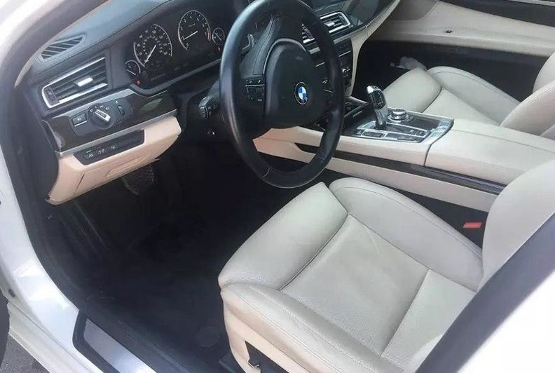 Продам BMW 740 2011 года в Киеве