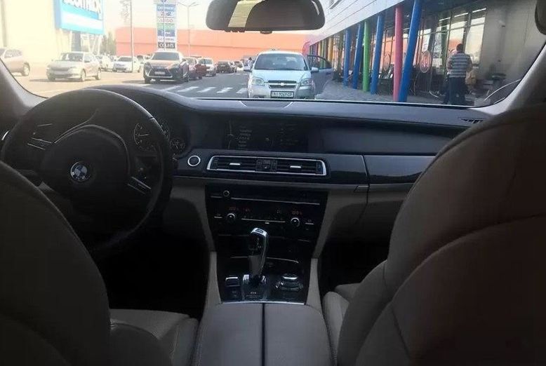 Продам BMW 740 2011 года в Киеве