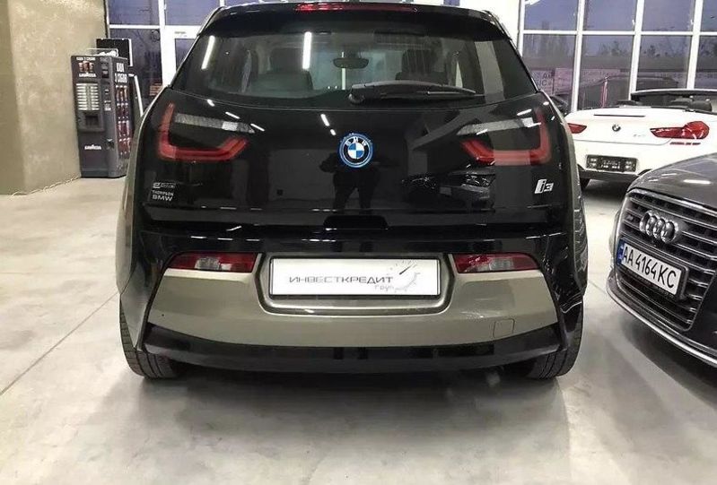 Продам BMW I3 2017 года в Киеве