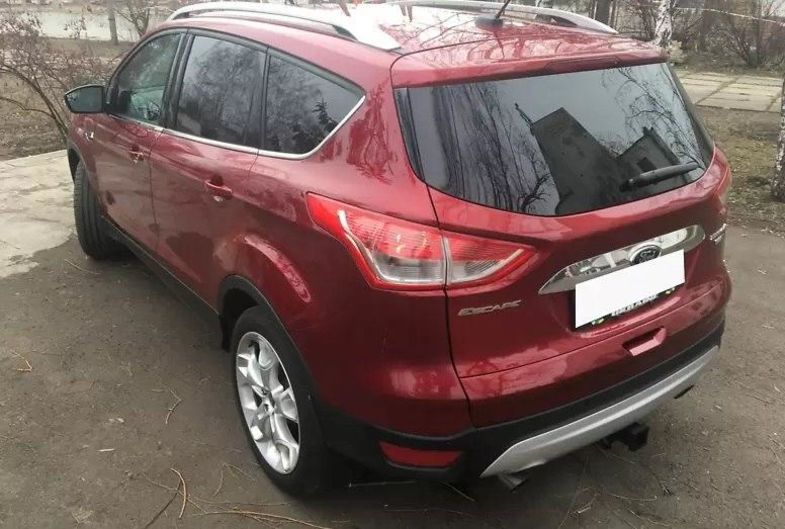Продам Ford Escape 2013 года в Киеве