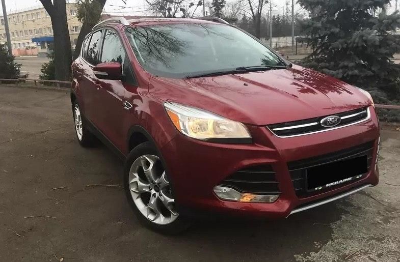 Продам Ford Escape 2013 года в Киеве