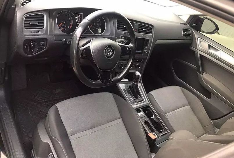 Продам Volkswagen Golf VII 2013 года в Киеве