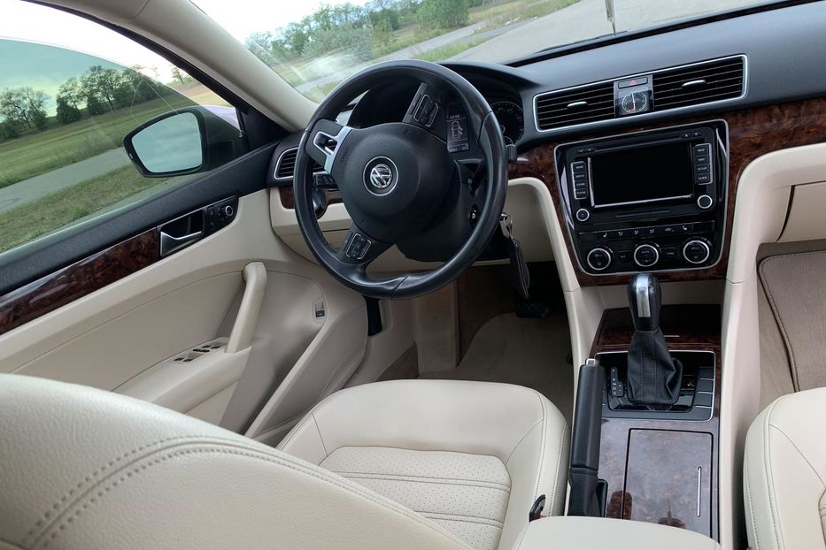 Продам Volkswagen Passat B7 2.5 SEL 2012 года в Одессе