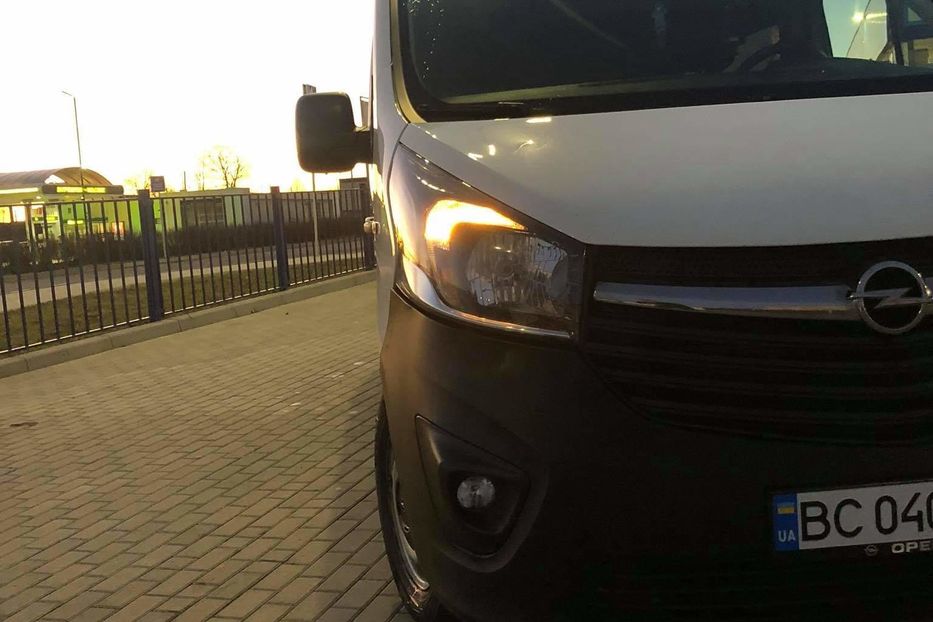 Продам Opel Vivaro пасс. Оригынальний пасажир 2015 года в г. Дрогобыч, Львовская область