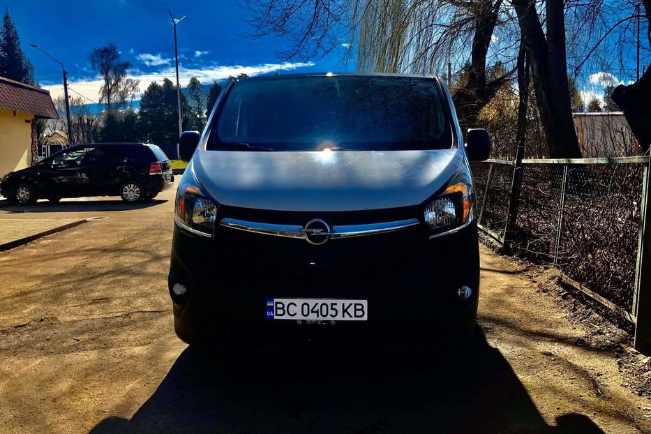 Продам Opel Vivaro пасс. Оригынальний пасажир 2015 года в г. Дрогобыч, Львовская область