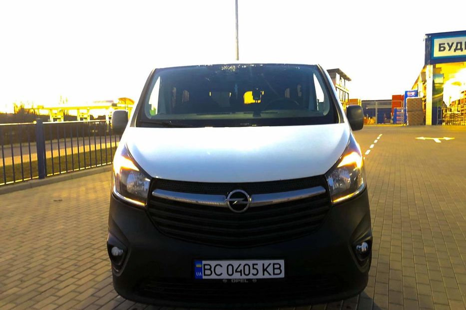 Продам Opel Vivaro пасс. Оригынальний пасажир 2015 года в г. Дрогобыч, Львовская область