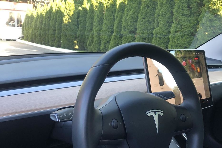 Продам Tesla Model 3 2018 года в Киеве