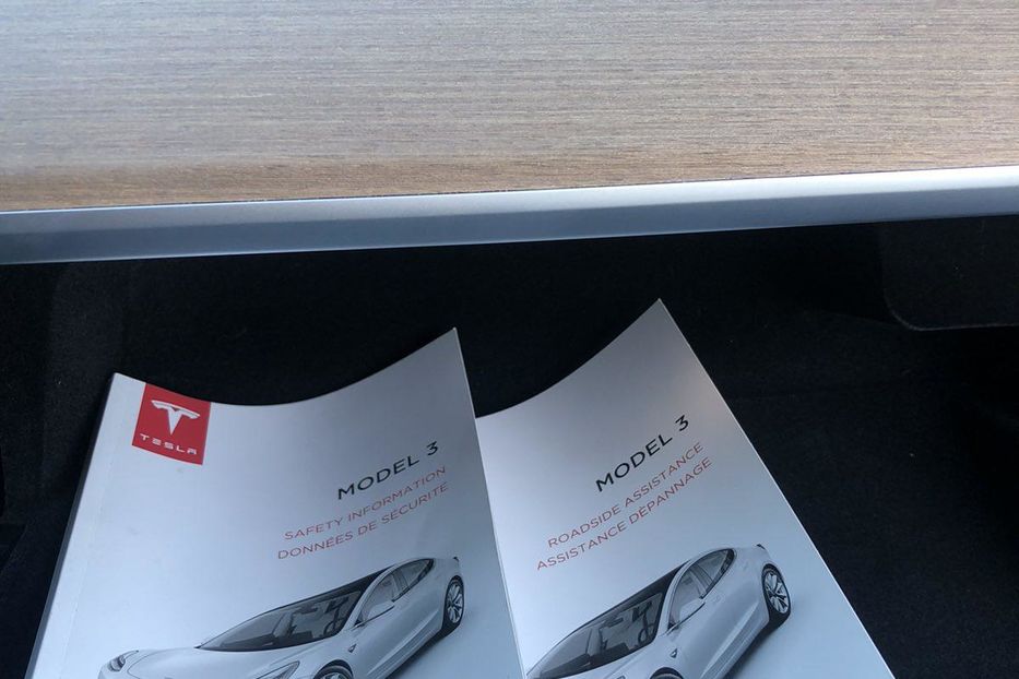 Продам Tesla Model 3 2018 года в Киеве