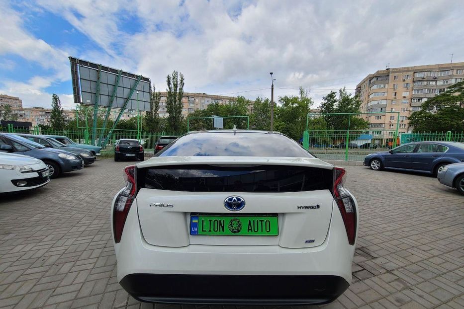 Продам Toyota Prius 51 2017 года в Одессе