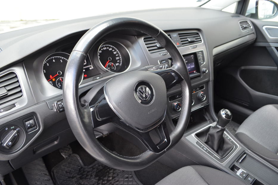 Продам Volkswagen Golf VII 2013 года в Киеве