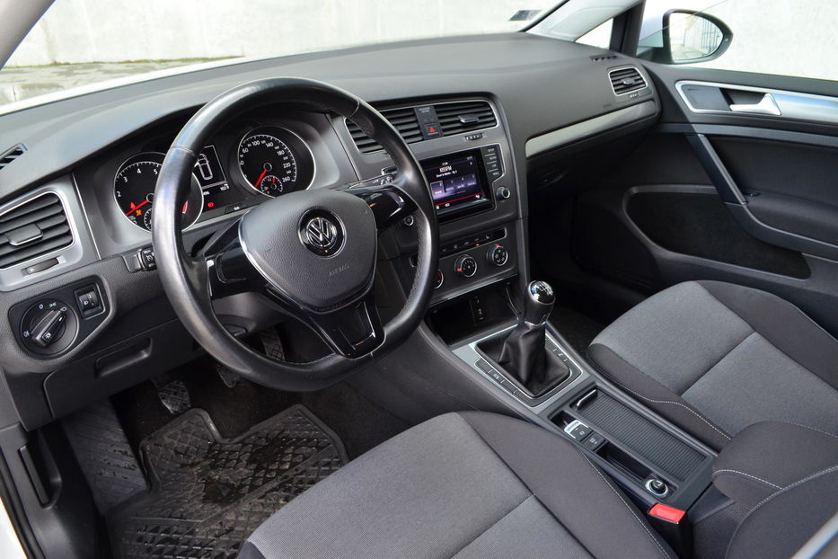 Продам Volkswagen Golf VII 2013 года в Киеве