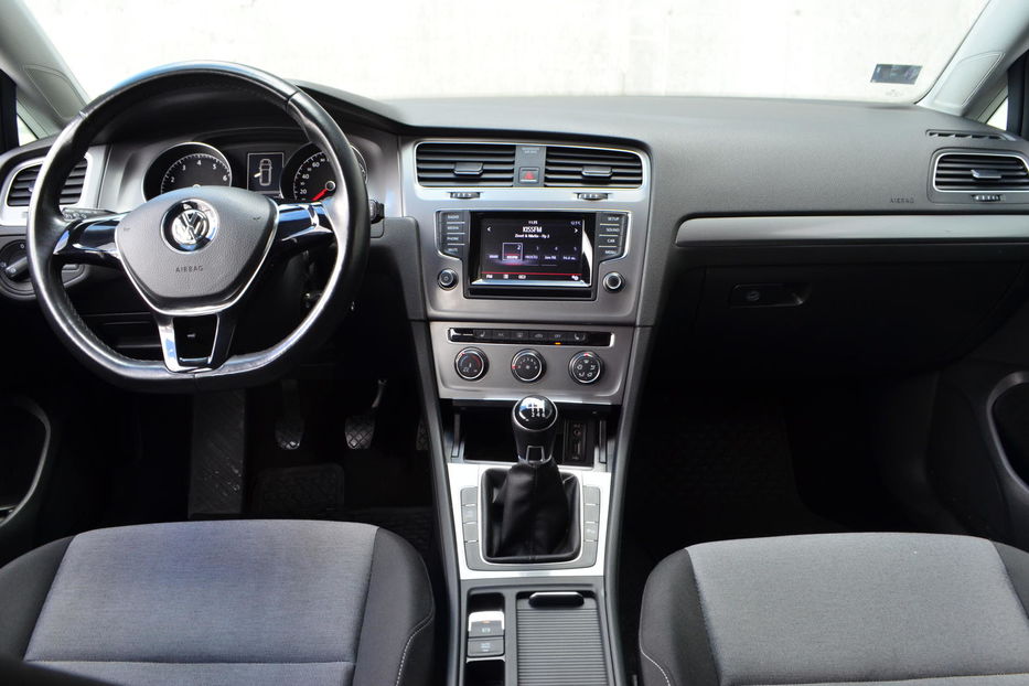 Продам Volkswagen Golf VII 2013 года в Киеве