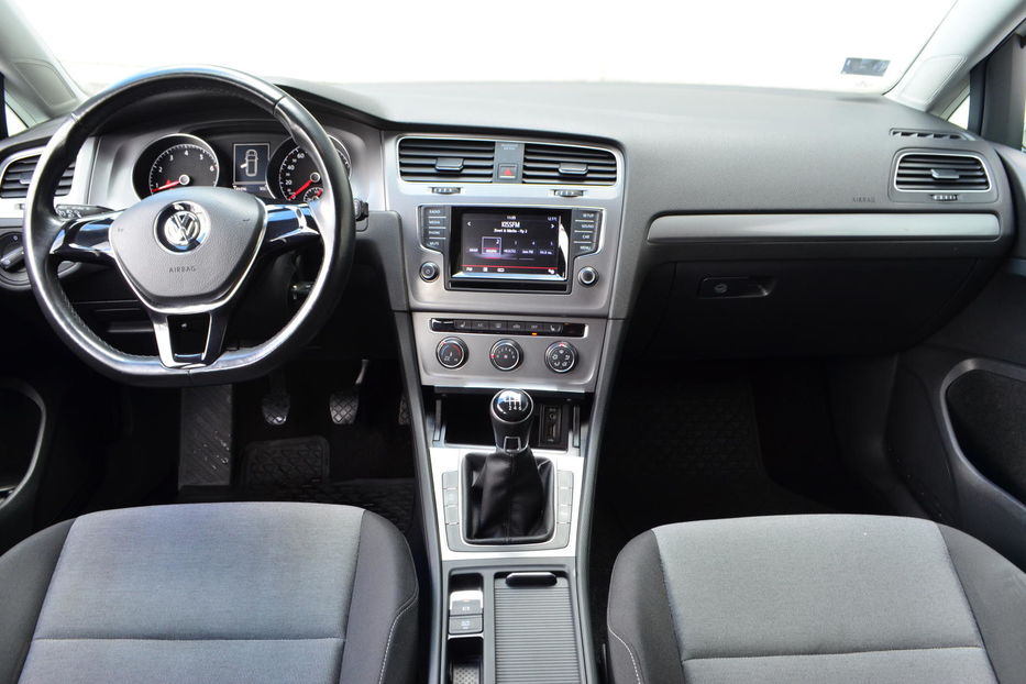 Продам Volkswagen Golf VII 2013 года в Киеве