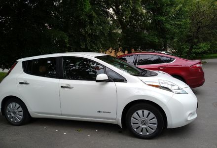 Продам Nissan Leaf SV 2014 года в Киеве