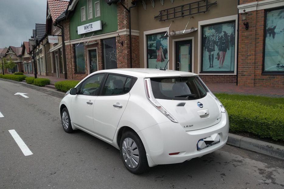 Продам Nissan Leaf SV 2014 года в Киеве