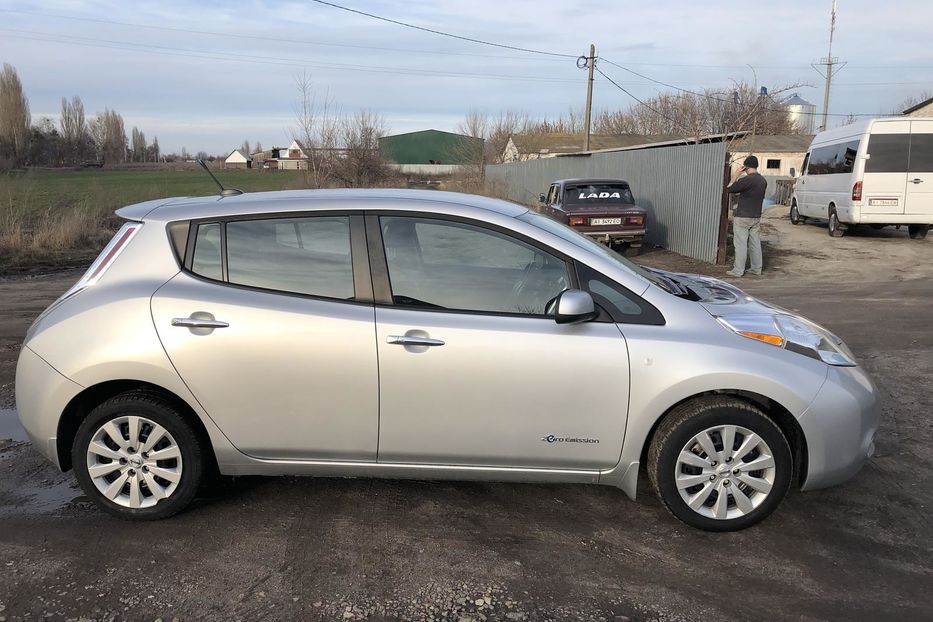 Продам Nissan Leaf 24 2013 года в Киеве