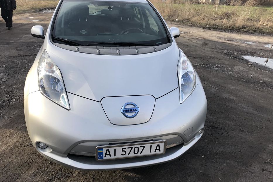 Продам Nissan Leaf 24 2013 года в Киеве