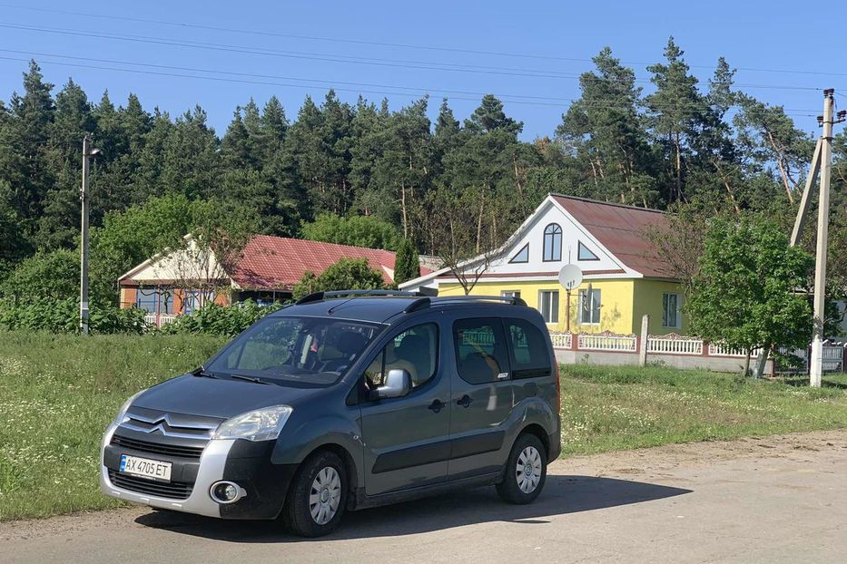 Продам Citroen Berlingo пасс. XTR 2010 года в Харькове