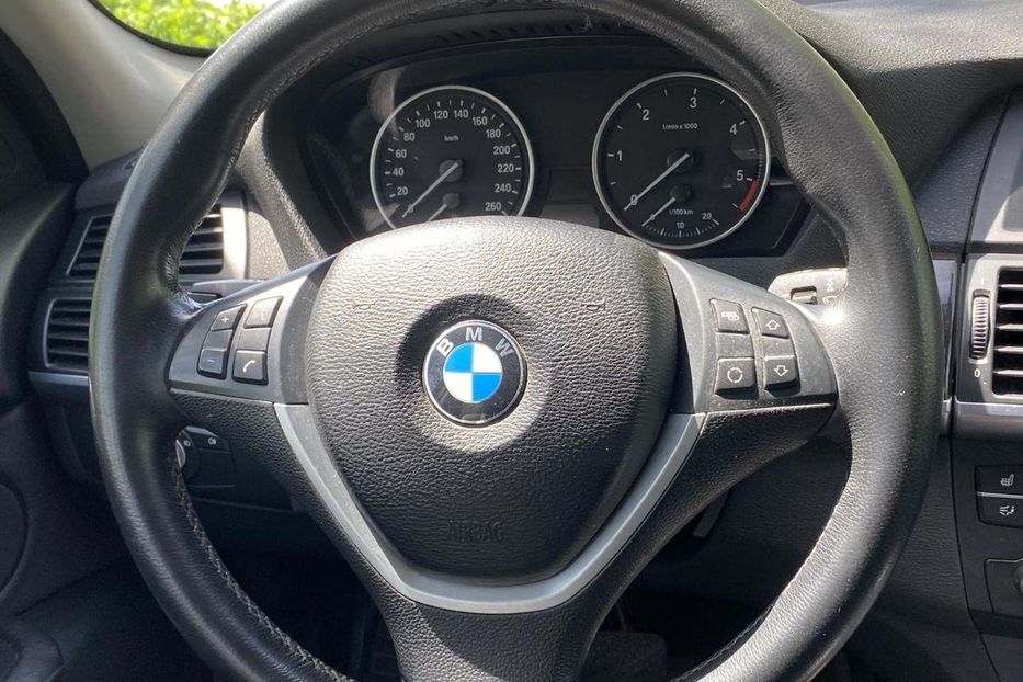 Продам BMW X5 2012 года в Харькове