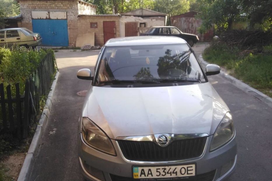 Продам Skoda Fabia 2013 года в Киеве