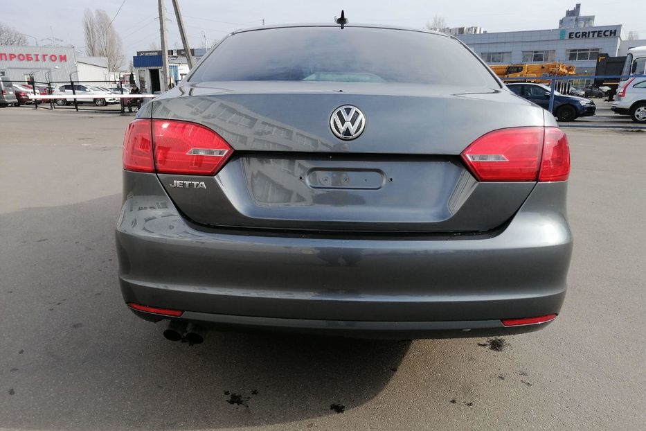 Продам Volkswagen Jetta SE 2012 года в Киеве