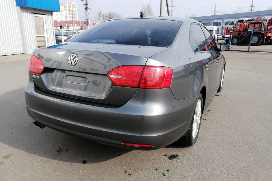 Продам Volkswagen Jetta SE 2012 года в Киеве