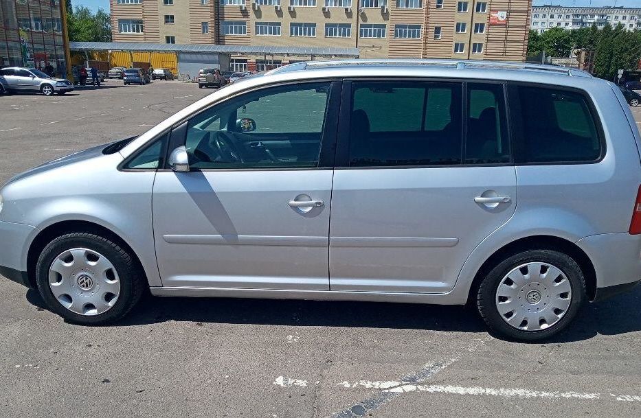 Продам Volkswagen Touran 2003 года в Житомире