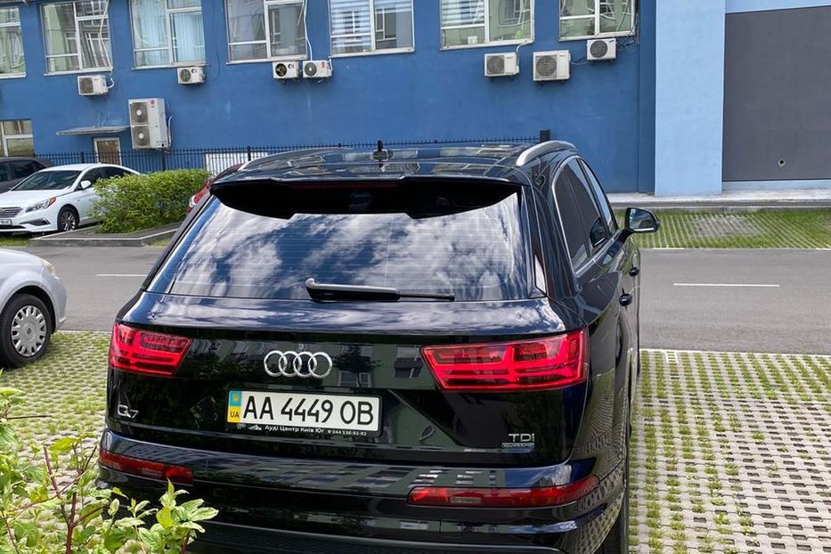 Продам Audi Q7 S-line 2016 года в Киеве