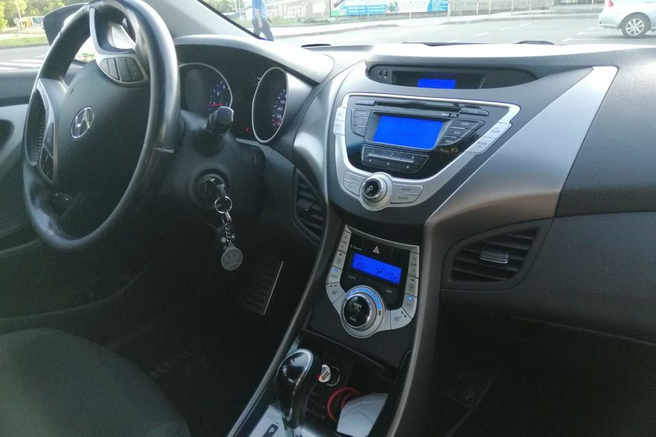 Продам Hyundai Elantra 2012 года в Киеве