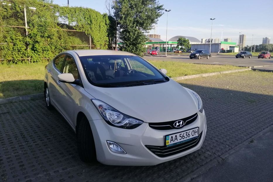 Продам Hyundai Elantra 2012 года в Киеве